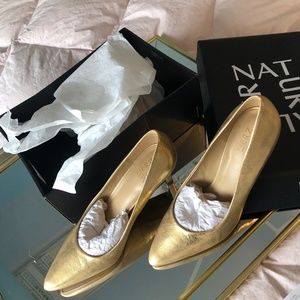 Naturalizer size 10 gold